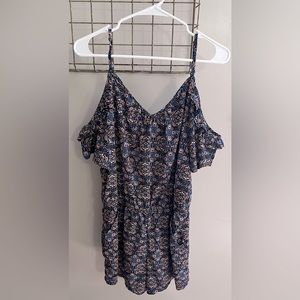 NWOT Arizona Jean blue & peach patterned romper, Size L
